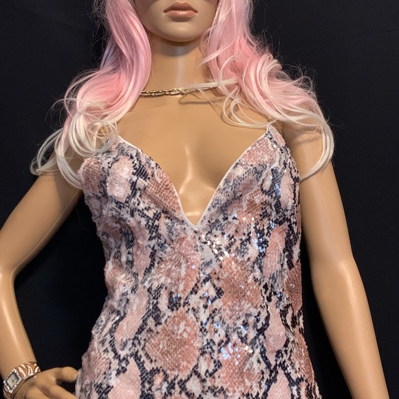 Stunning sequin dress with goldtone chain straps!! - Picture 2 of 12